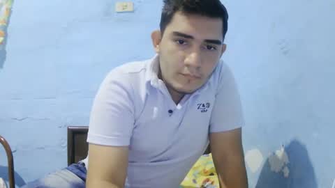 Snapshot of camilowhite_ chatting on 11.04.25 Camilowhite online show from 11.04.25