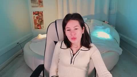 Snapshot of cammila_cute chatting on 10.27.25 Camilla online show from 10.27.25