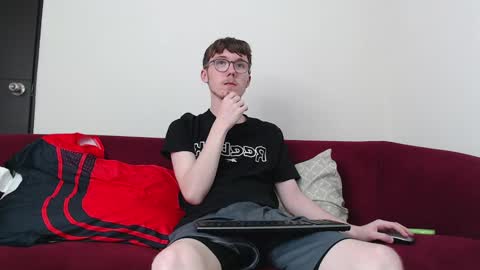 Snapshot of cammykev chatting on 09.22.25 online show from 09.22.25