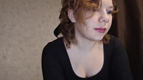 Snapshot of cammyrose_ chatting on 10.12.25 cammyrose_ online show from 10.12.25