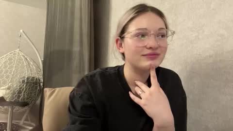 candelariahile online show from 02.18.26