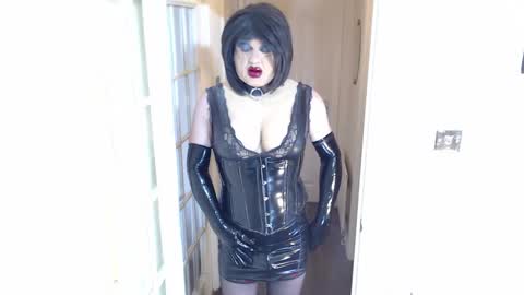 Snapshot of candi_smokes chatting on 03.18.26 candi smokes online show from 03.18.26