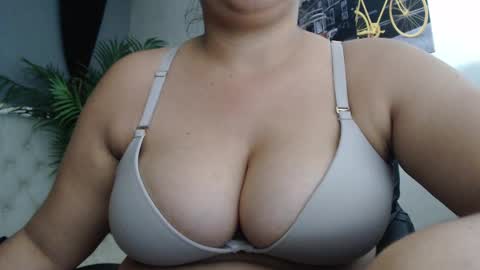Candy  online show from 09.19.25
