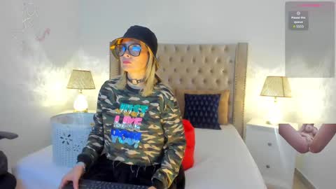 Candie  online show from 10.18.25