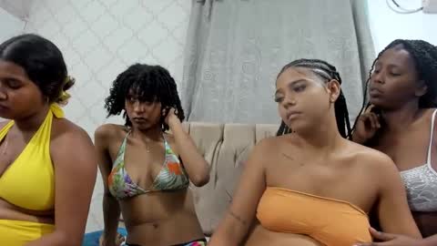 Snapshot of candy_ebony18_ chatting on 10.16.25 candy_ebony18_ online show from 10.16.25