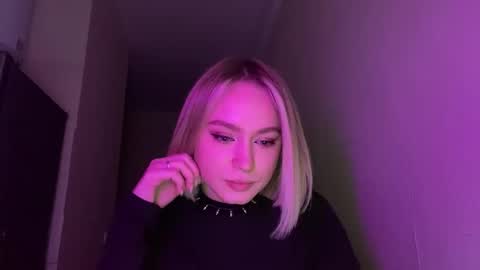 Snapshot of candy_heartt_ chatting on 11.19.25 candy_heartt_ online show from 11.19.25