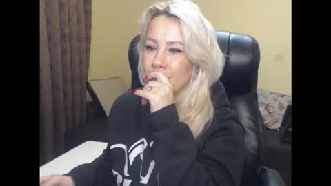 Snapshot of candy_hellenx chatting on 01.13.26 candy_hellenx online show from 01.13.26