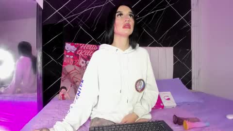 Leila  online show from 11.14.25