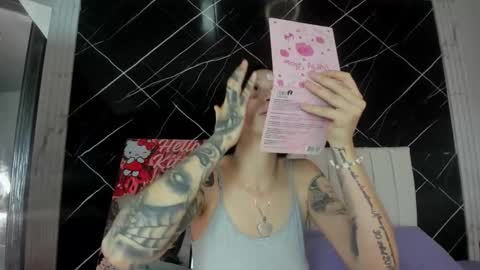 Leila  online show from 11.19.25