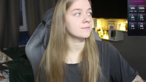 Snapshot of candy_meggie chatting on 12.19.24 Megan online show from 12.19.24