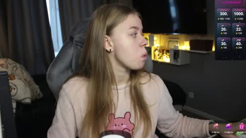 Snapshot of candy_meggie chatting on 01.09.25 Megan online show from 01.09.25