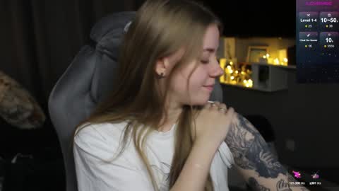 Snapshot of candy_meggie chatting on 01.13.25 Megan online show from 01.13.25