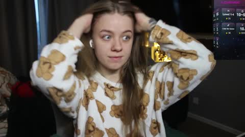 Snapshot of candy_meggie chatting on 01.16.25 Megan online show from 01.16.25