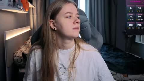 Snapshot of candy_meggie chatting on 02.10.25 Megan online show from 02.10.25