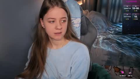 Snapshot of candy_meggie chatting on 03.07.25 Megan online show from 03.07.25