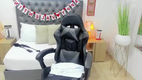 CANDY online show from 02.04.25