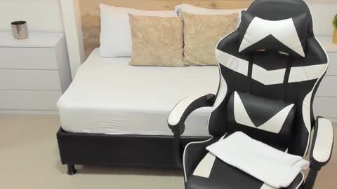 CANDY online show from 10.14.25