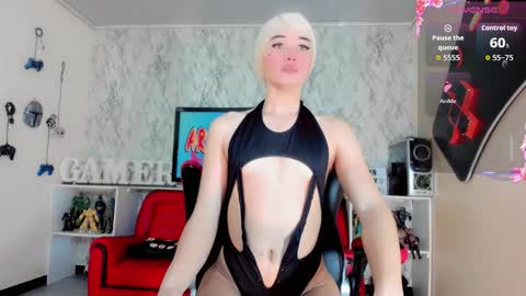 Snapshot of candy_walker__ chatting on 11.04.25 candy_walker__ online show from 11.04.25