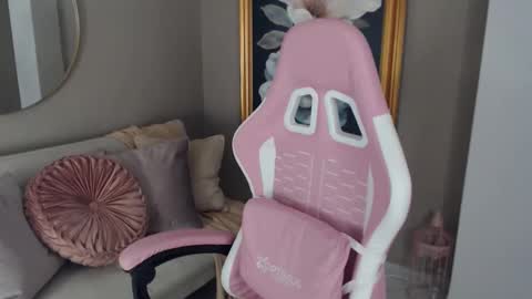 Snapshot of candybodyts chatting on 10.29.25 sara ivonne online show from 10.29.25