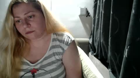 Laura online show from 02.04.25