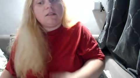 Laura online show from 02.11.25