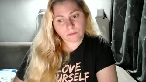 Laura online show from 02.20.25