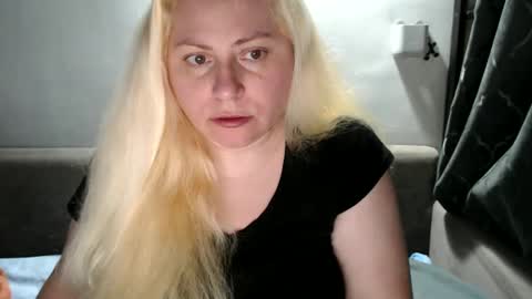 Laura online show from 03.10.25