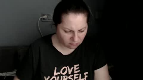 Laura online show from 10.14.25