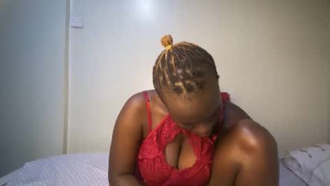 Snapshot of candycurly_ chatting on 11.25.25 candycurly_ online show from 11.25.25