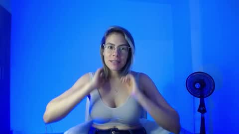 Snapshot of candydowson1 chatting on 12.02.24 Candy Dowson online show from 12.02.24