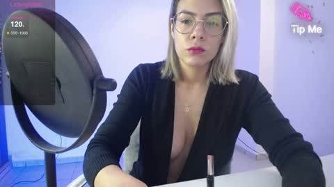 Snapshot of candydowson1 chatting on 02.02.25 Candy Dowson online show from 02.02.25