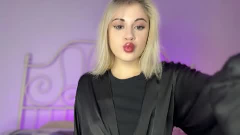 You can call me HH online show from 11.11.25