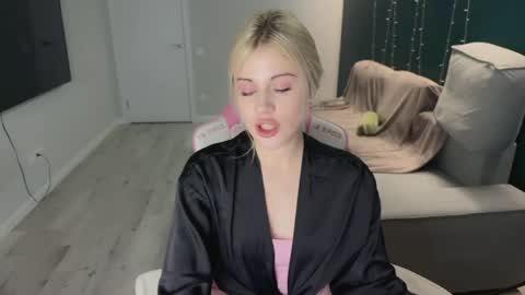 You can call me HH online show from 03.30.26