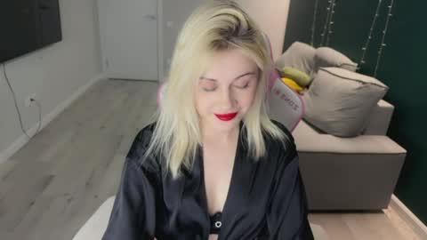 You can call me HH online show from 04.14.26