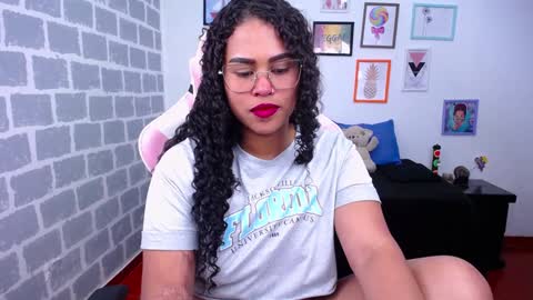 Snapshot of candyhot_sex chatting on 12.02.24 Karen online show from 12.02.24