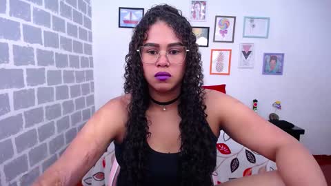 Snapshot of candyhot_sex chatting on 02.24.25 Karen online show from 02.24.25
