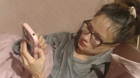 say meow and send tips  online show from 12.03.25