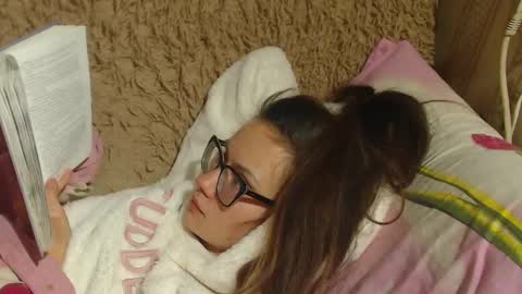 Snapshot of candylady136 chatting on 12.23.24 say meow and send tip online show from 12.23.24