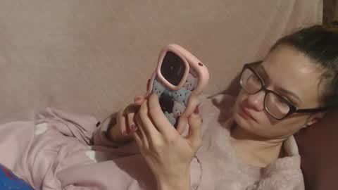 say meow and send tip  online show from 12.16.25