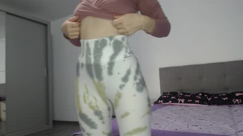 Snapshot of candymommie chatting on 11.24.25 Olivia online show from 11.24.25