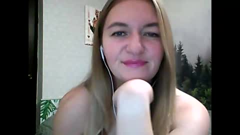 Snapshot of candyolime chatting on 10.16.25 Daisy online show from 10.16.25