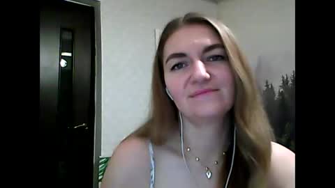 Snapshot of candyolime chatting on 12.16.25 Daisy online show from 12.16.25