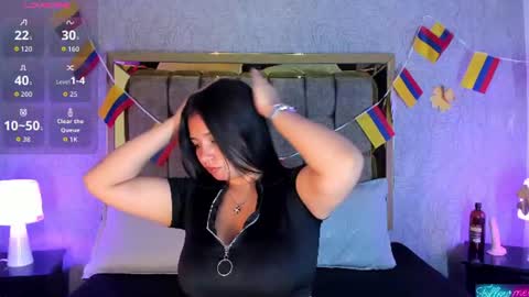 Snapshot of candys_victoria chatting on 06.18.26 Candys Victoria online show from 06.18.26