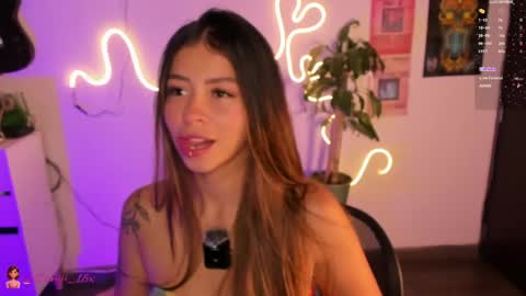 Snapshot of candyxpeach chatting on 05.17.26 Camilla online show from 05.17.26