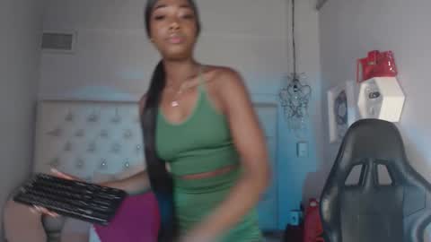 Snapshot of candyy_ebony chatting on 01.09.26 Candy Ebony online show from 01.09.26