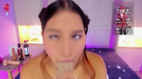 Snapshot of candyymaria chatting on 02.12.26 Dulce Maria online show from 02.12.26