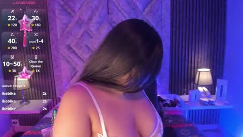 GABRIELA LOPEZ online show from 11.06.25