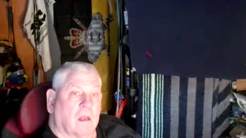 canoelicker69 online show from 12.04.25