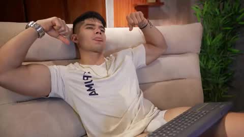 Snapshot of capizzi_ chatting on 10.22.25 David Capizzi online show from 10.22.25