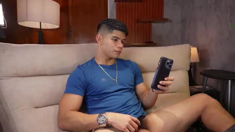 Snapshot of capizzi_ chatting on 01.07.26 David Capizzi online show from 01.07.26